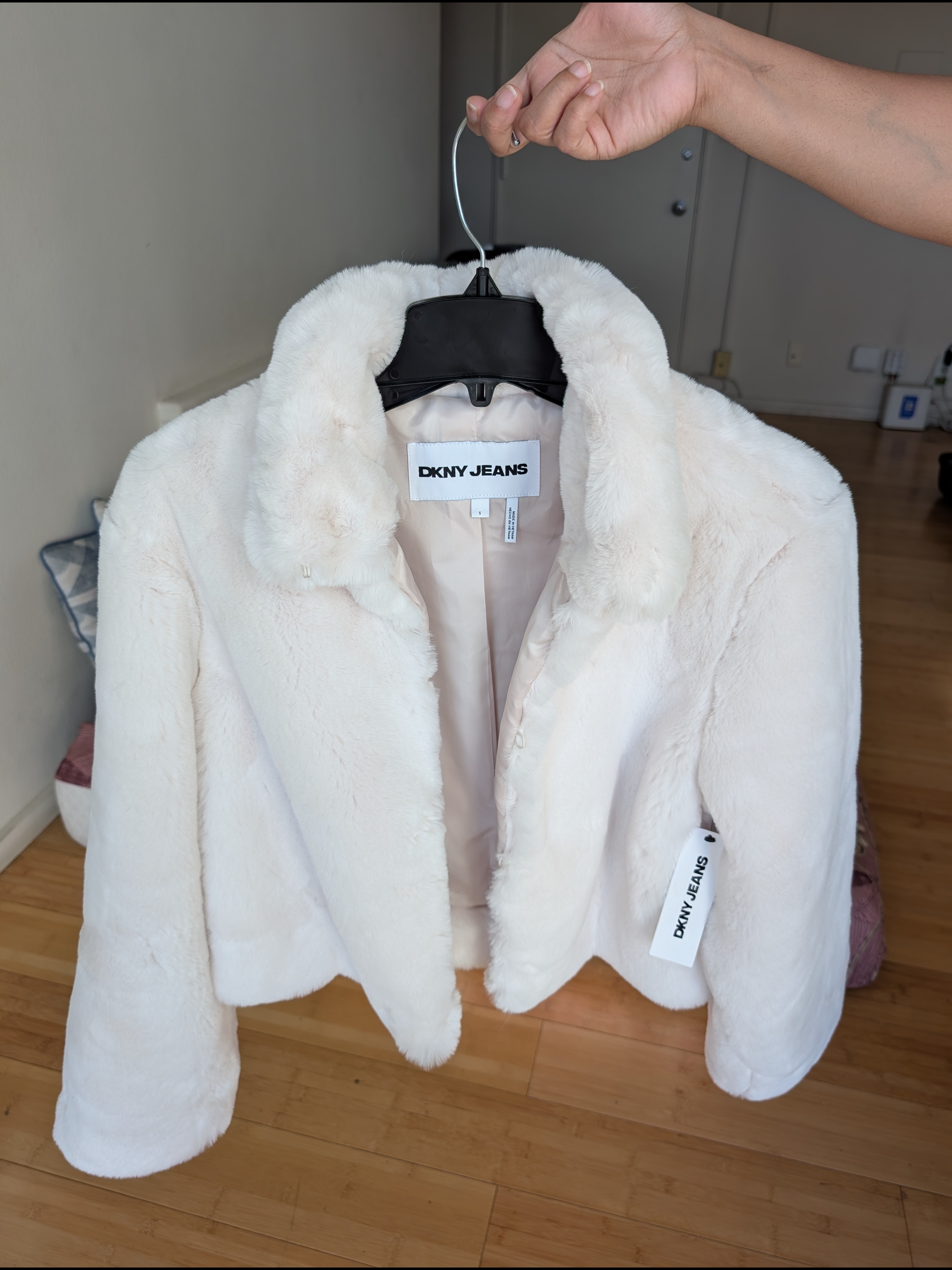 New Dkny Jeans Women's Cream Faux Fur Jacket